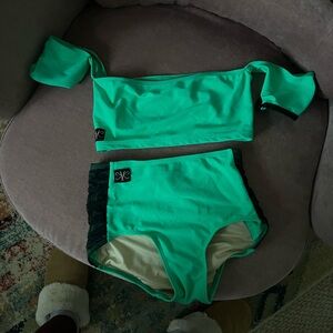 Kandi Koutoure Sets Size CXL (10/12)